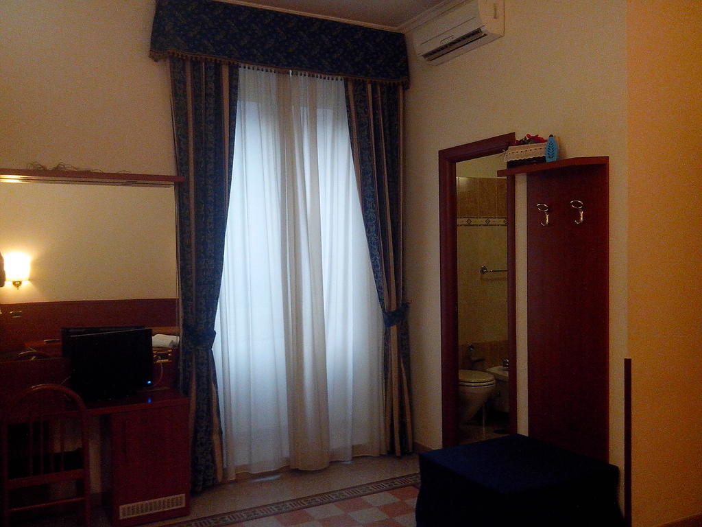 La Dea Di Roma Panzió Szoba fotó